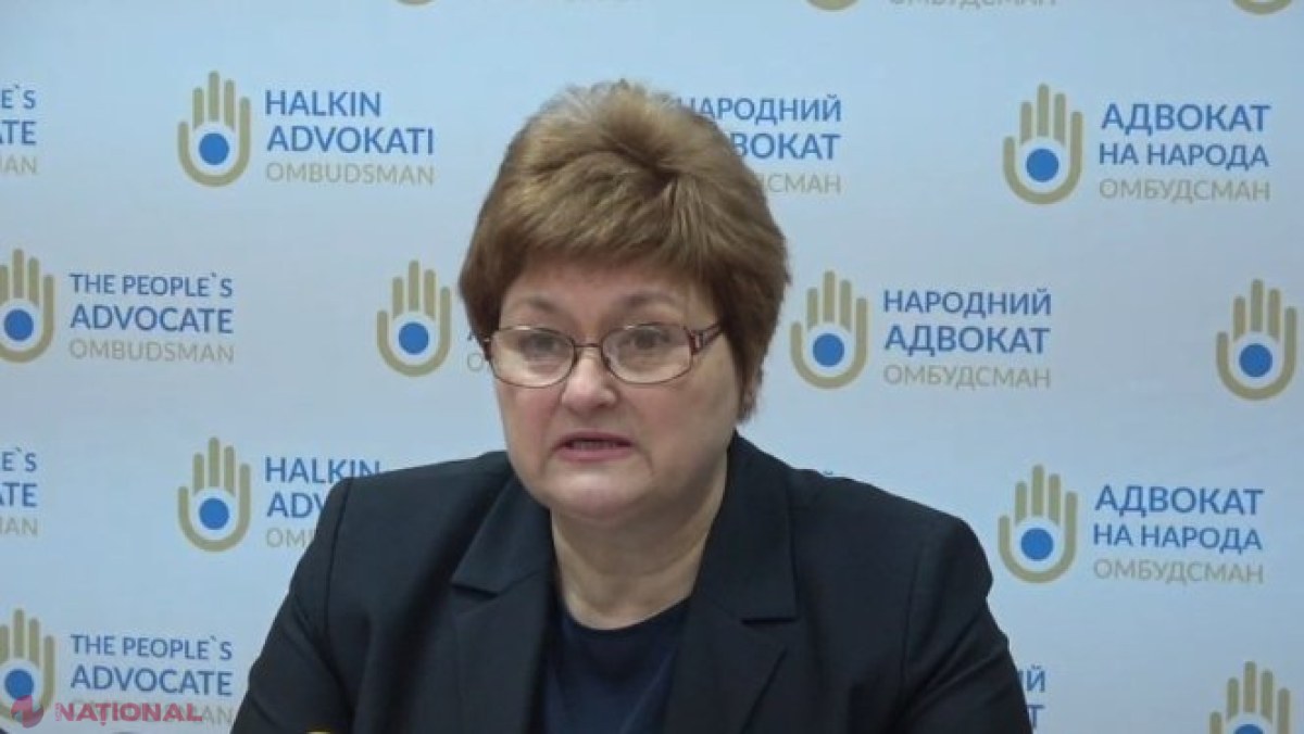 VIDEO // Doi frățiori care locuiesc în condiții mizere, iar mama nu vine cu zilele acasă, SALVAȚI: Avocatul poporului i-a dus într-un centru de plasament 