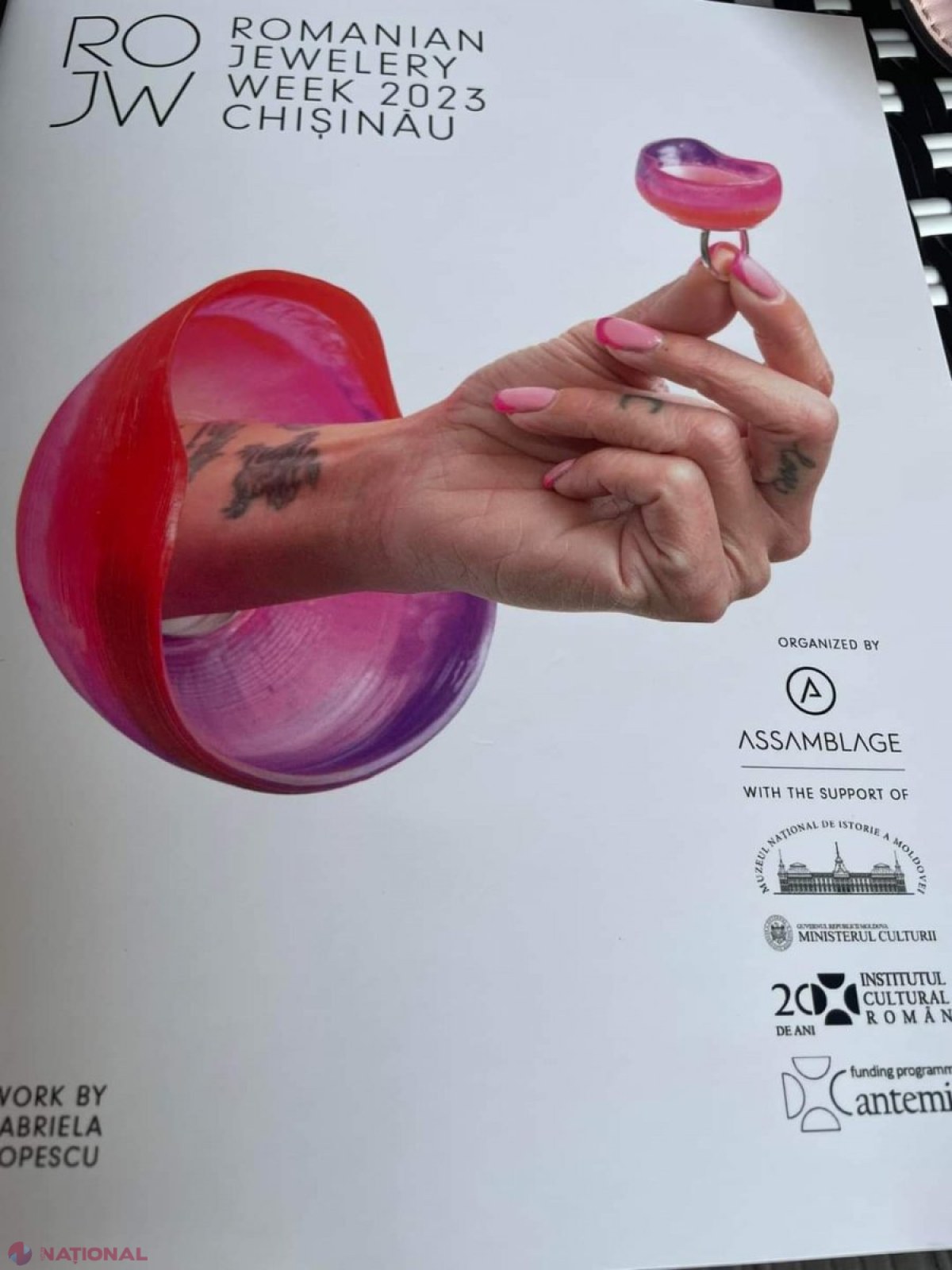 FOTO // Romanian Jewelry Week 2023: Bijuterii moderne, create de 50 de designeri români și internaționali, expuse în premieră, până la finele lunii august, la Chișinău