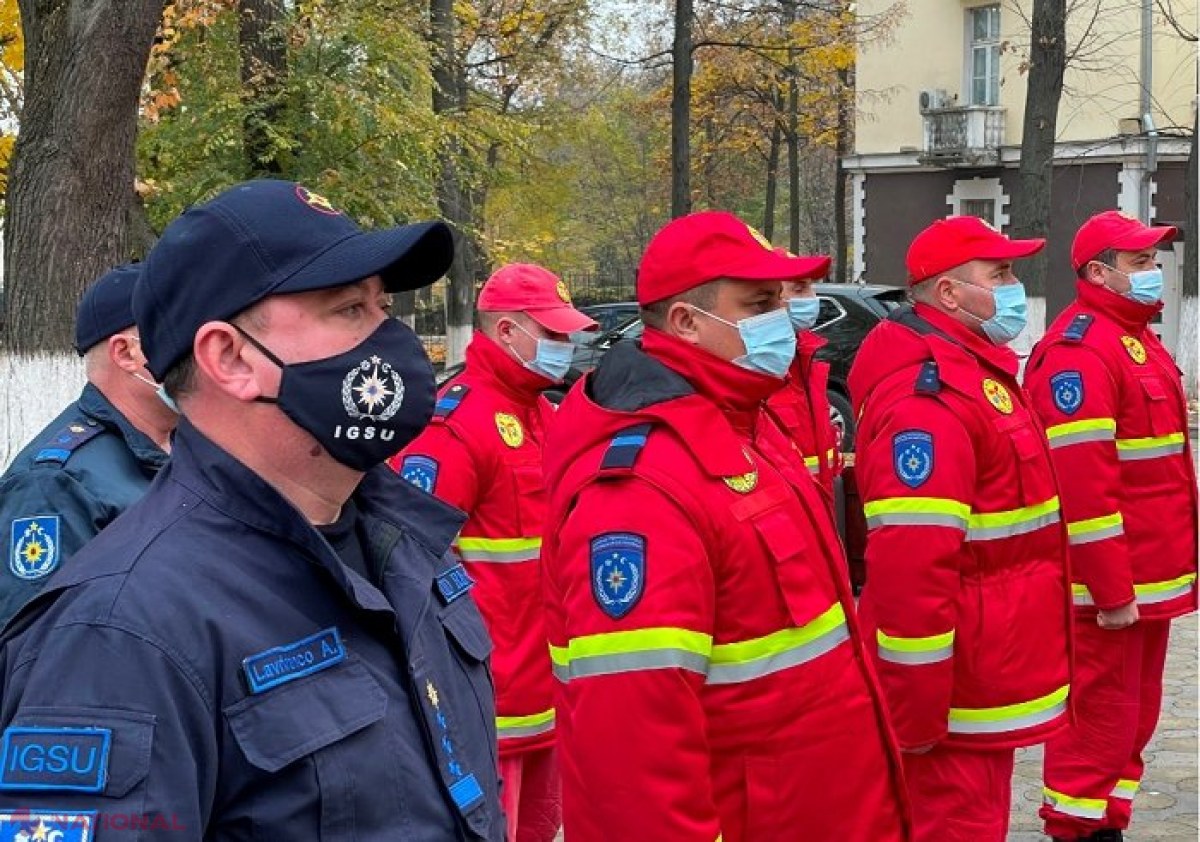 FOTO // Încă 27 de medici, asistenți medicali și angajați ai SMURD din R. Moldova au plecat să dea o mână de ajutor colegilor din România la tratatea bolnavilor de COVID-19