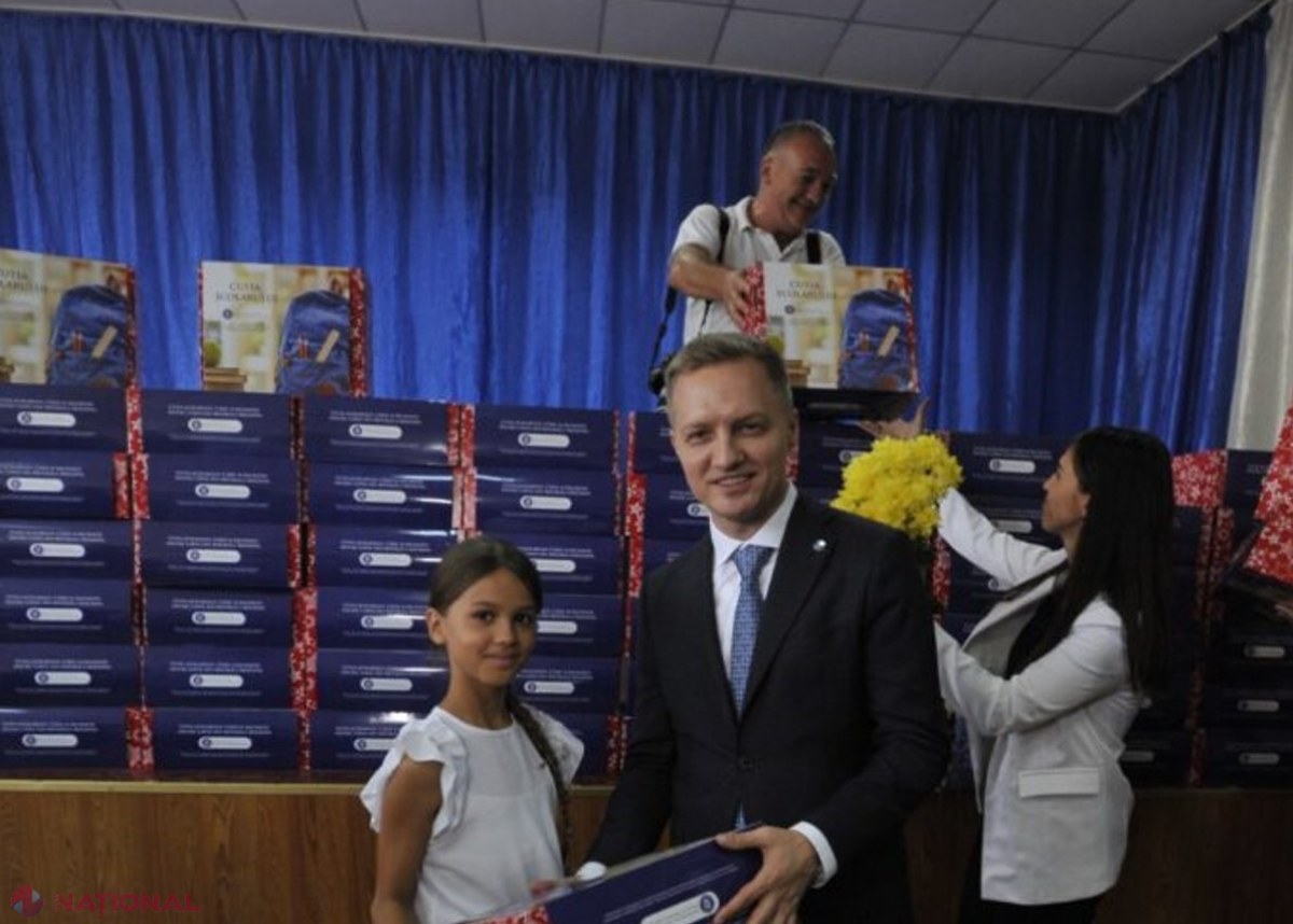 Noi DONAȚII de rechizite și cărți pentru elevii din R. Moldova. Circa 3 000 de elevi au primit kituri educaționale cu rechizite și cărți, cu sprijinul DRRM, România