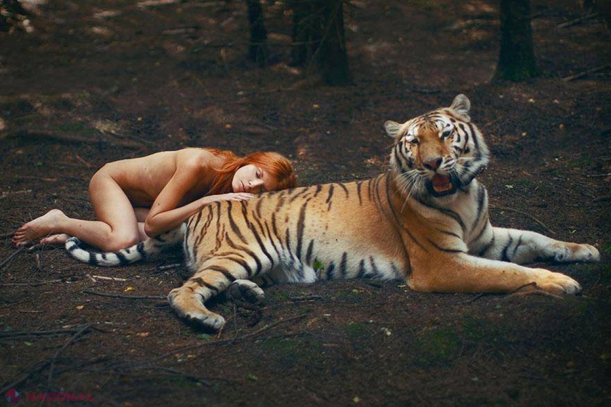 Curaj nebun! Tinere fotografiate alături de animale sălbatice!