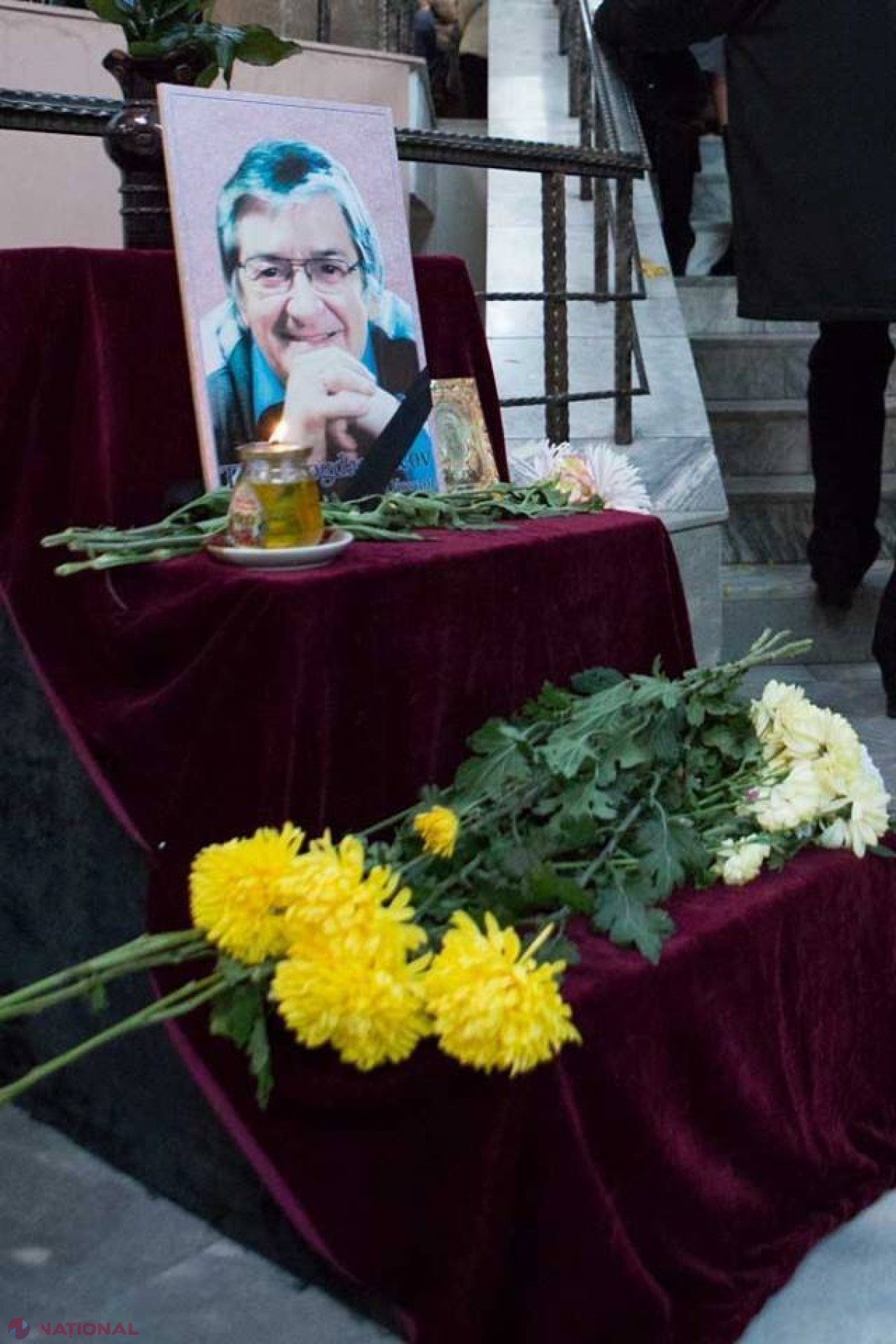 FOTO // Sute de oameni au venit să-și ia rămas bun de la maestrul Titus Jucov 