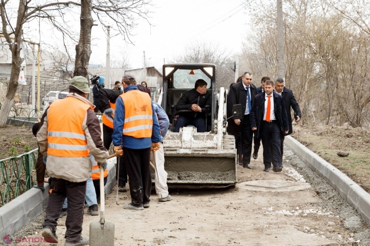 FOTO // La Orhei continuă modernizarea capitală a curților de bloc: „În calitate de deputat ales voi continua proiectele sociale pe care le-am început”
