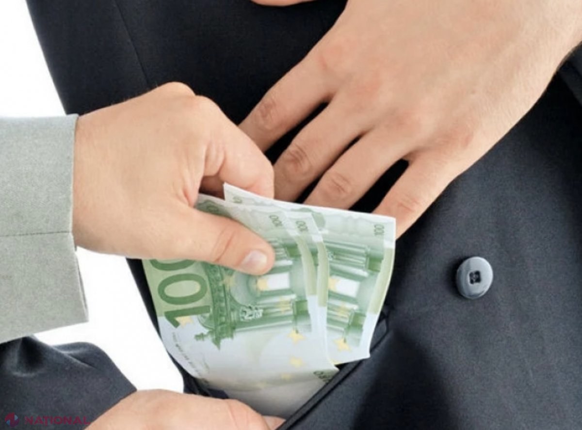 Un avocat din Chișinău, reținut după ce ar fi primit 9 200 de euro mită pentru a salva de pedeapsă un client