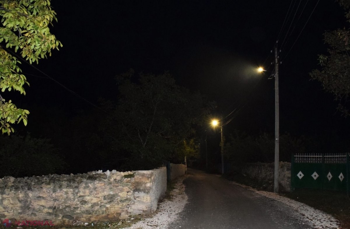 FOTO // Echipa lui Ilan Șor a adus lumină pe străzile altor două localități din raionul Orhei: „Este mai mult decât un moment de sărbătoare pentru noi, este un eveniment important”