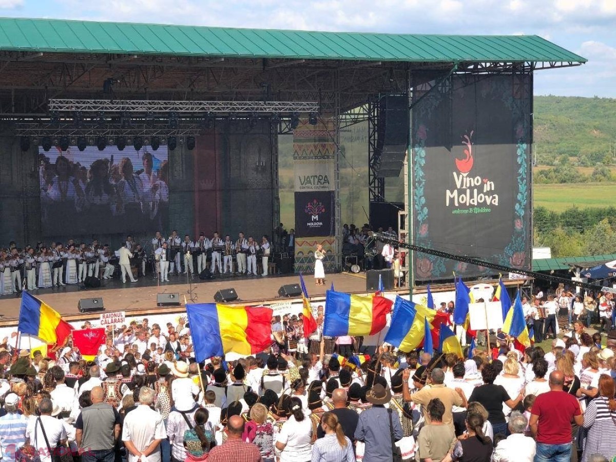 FOTO // R. Moldova GĂZDUIEȘTE cel mai mare FESTIVAL dedicat Românilor de Pretutindeni. Irina Loghin: „Cât voi trăi voi cânta pentru Basarabia, că-i pământ din Țara mea”