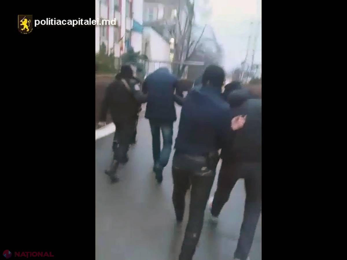 VIDEO // Un bărbat din Chișinău, ÎMPUȘCAT în cap într-un local de la Ciocana: Cel care ar fi tras, prins în momentul când intenționa să părăsească republica 