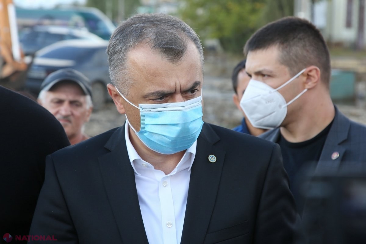 Premierul Chicu continuă să-l acopere pe Dodon, care a organizat MITINGURI cu mii de oameni și „BANCHETE” în plină pandemie, insistând că în vară NU ar fi făcut nici NUNTA fiului său: „Să ne dăm la MOACĂ...”