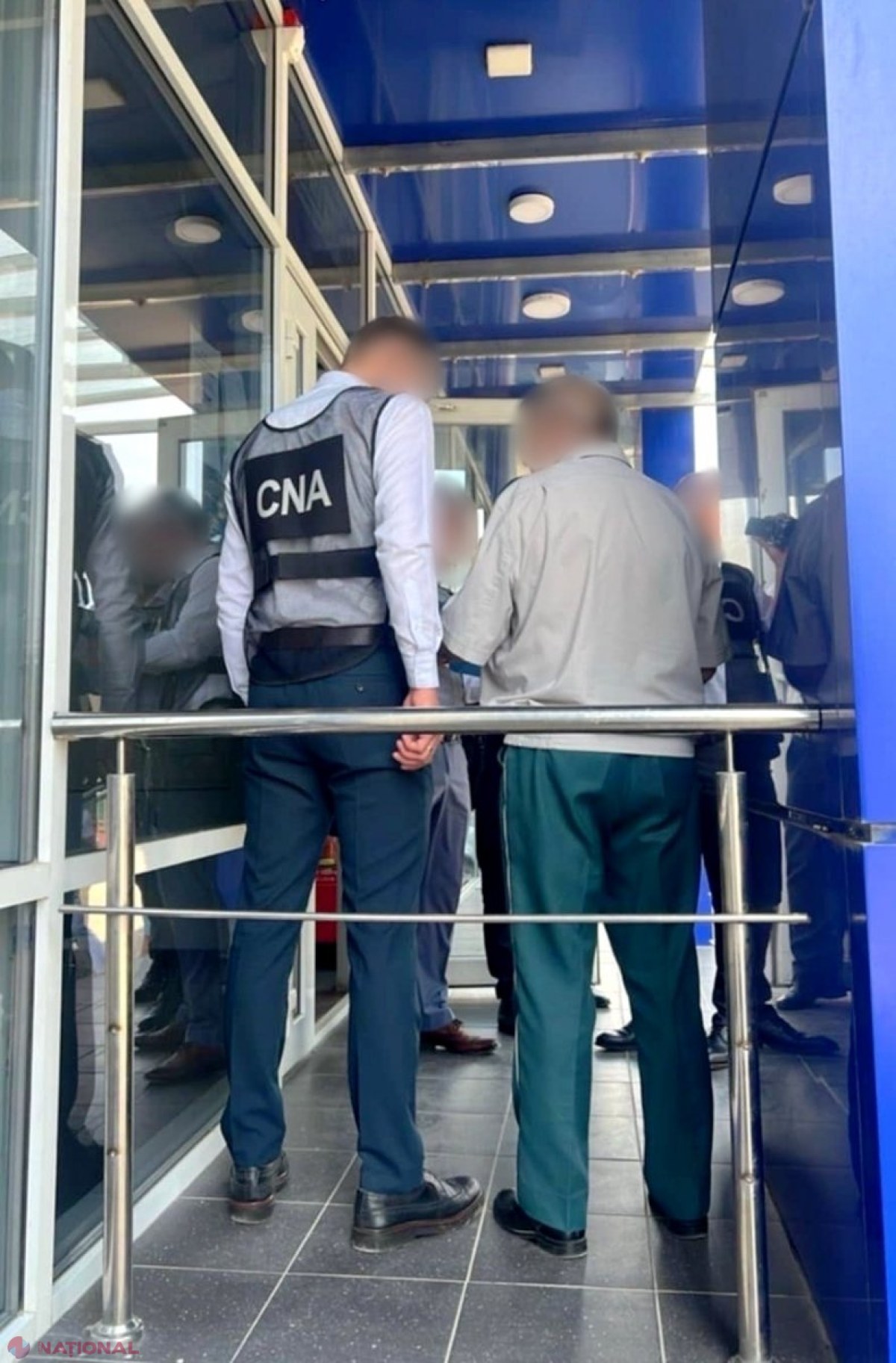 FOTO // Un bărbat cu „influență” în SÎTCCA Cahul, DENUNȚAT la CNA după ce a cerut 400 de euro pentru a facilita obținerea unui permis de conducere