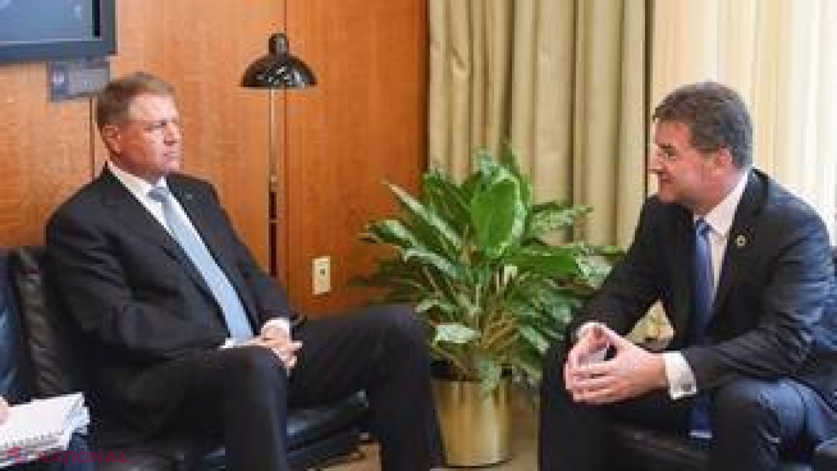 Iohannis a vorbit cu Poroşenko și a condiţionat vizita în Ucraina: Va avea loc, când situația școlilor românești va fi rezolvată 