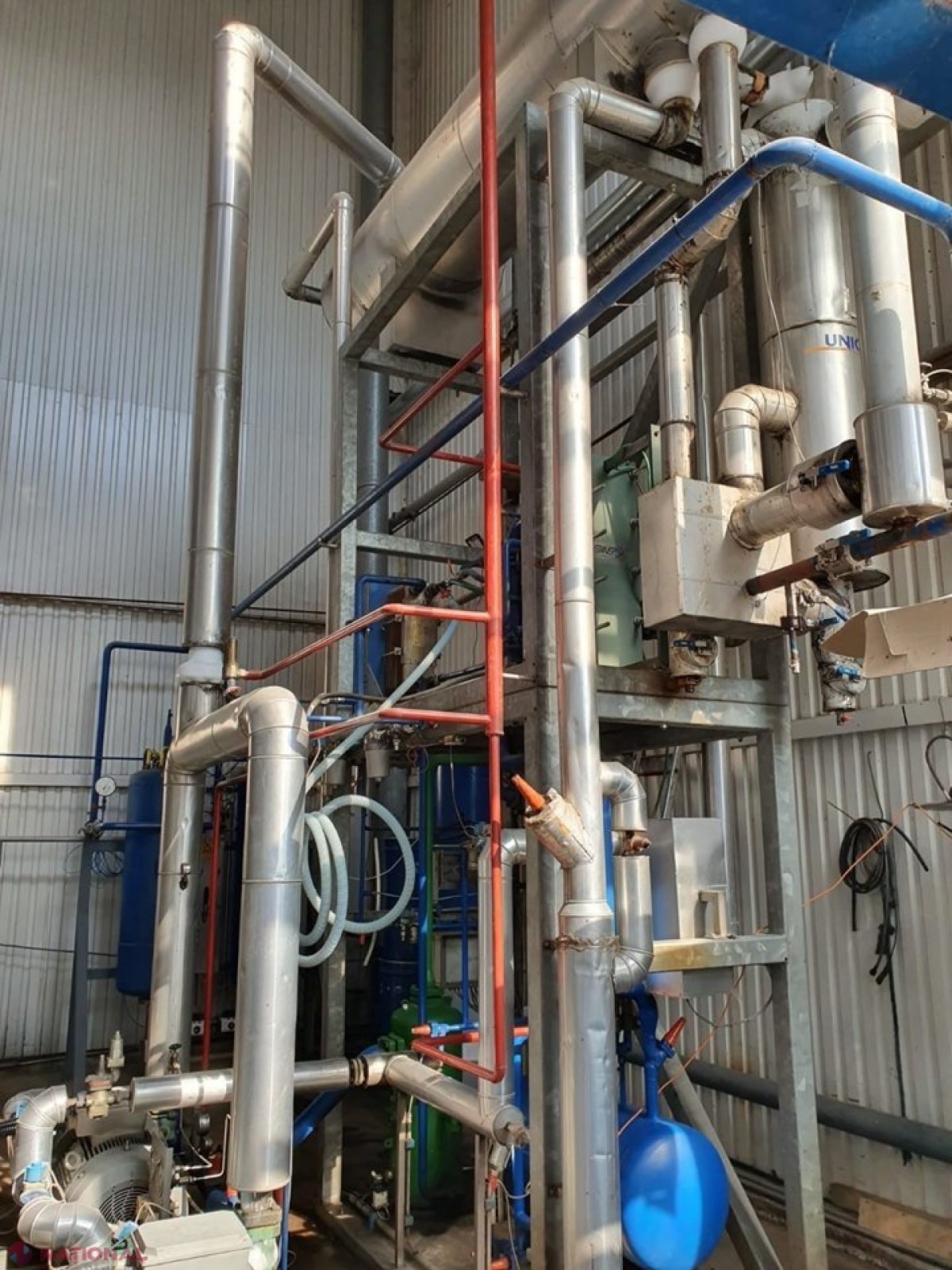 Controale INOPINATE la o întreprindere de producere a băuturilor alcoolice. Năstase încearcă să rezolve problema mirosului urât la Chișinău, după ce Usatîi a povestit cum a făcut-o la Bălți?