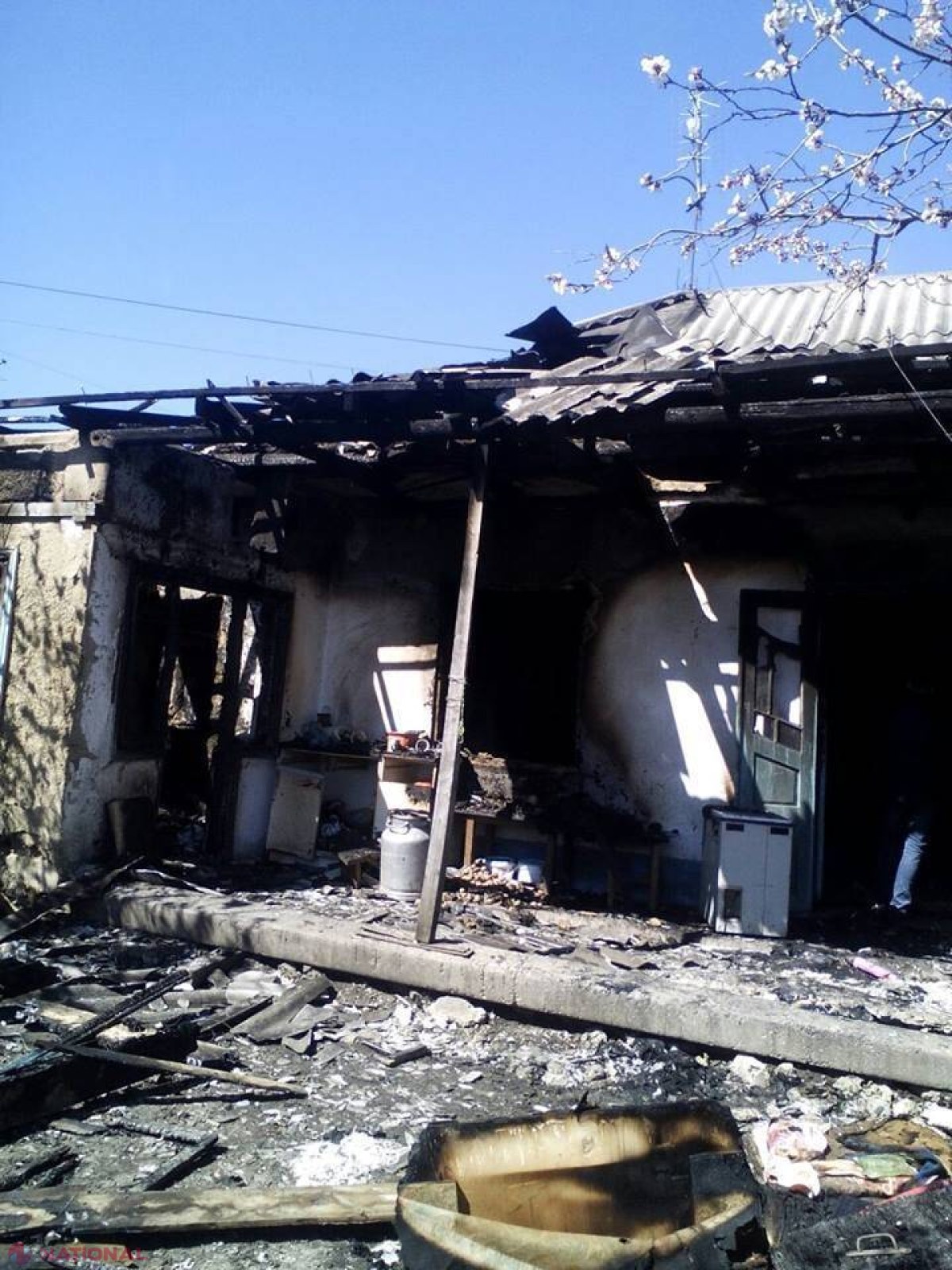 TRAGEDIE // O mamă și un copil de numai un an din R. Moldova, arși de vii în propria casă