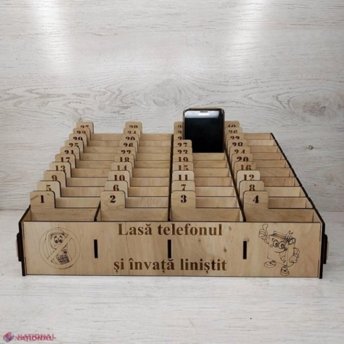 DECIS // Telefoanele mobile, INTERZISE în timpul lecțiilor