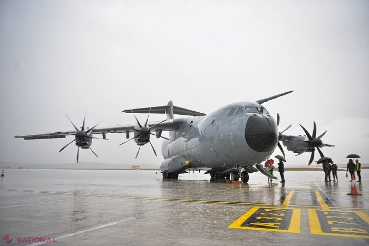 FOTO, VIDEO // Franța a trimis la Chișinău primul lot de asistență militară: Echipamente individuale, armament ușor de infanterie și muniții, trimise în R. Moldova cu o aeronavă a Forțelor Aeriene Franceze