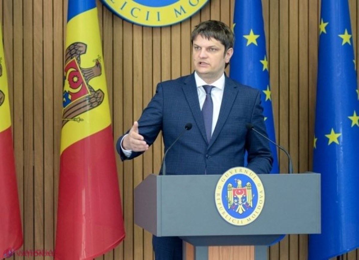 Andrei Spînu nu-l iartă pe Ion Ceban și insistă ca edilul să MĂTURE timp de un an, pe gratis, Primăria Chișinău. „Acest personaj va trebui sa răspundă pentru toate minciunile aruncate împotriva mea”