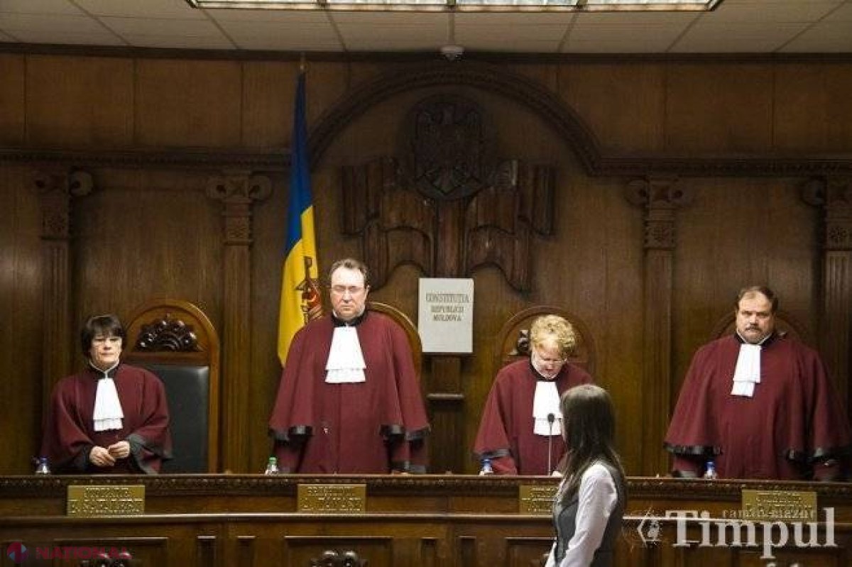 7 aprilie 2009 // Decizia CC, comentată diferit: „Se trage cortina asupra evenimentelor care mai tulbură societatea”