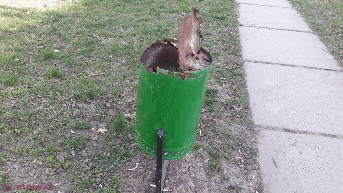 FOTO // Cum arată noile coșuri de gunoi instalate în toate parcurile din Chișinău