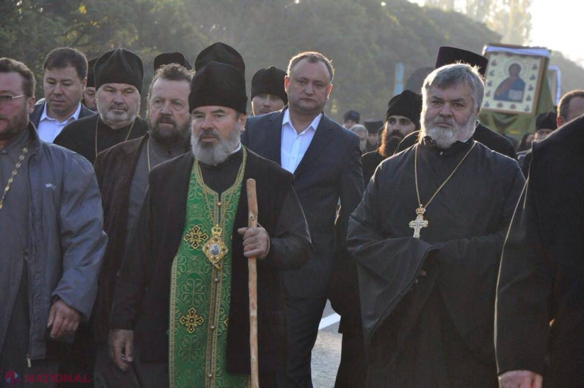 Cum îi face episcopul Marchel campanie electorală  lui Dodon