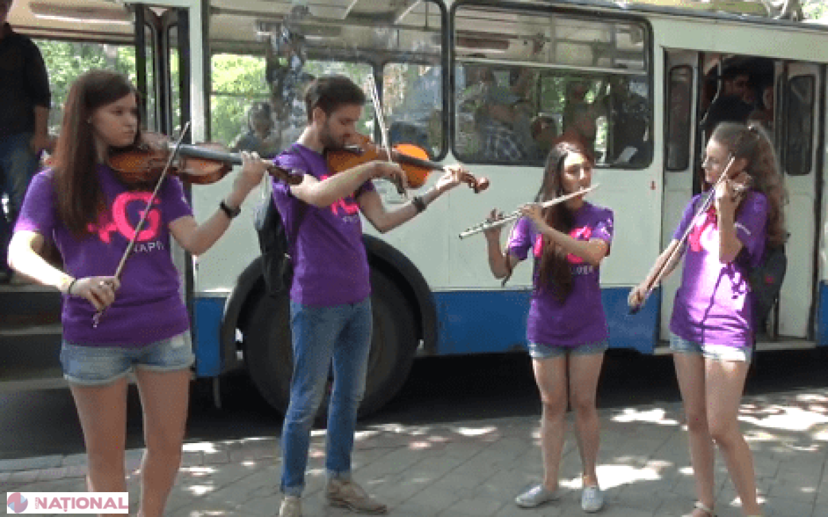 Călătorie INEDITĂ  // Orchestră în troleibuz