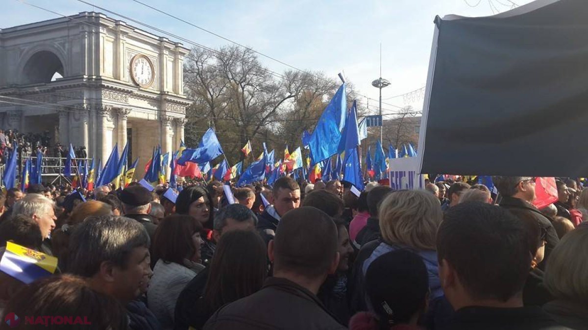 Peste 100 de mii de cetățeni participă  la Adunarea „Pentru Moldova! Pro Europa!”
