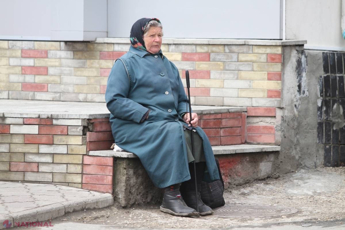 Pensionarii din Chișinău vor primi AJUTOARE financiare de Paști. Sumele sunt „IRONICE”