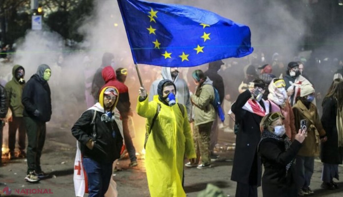 VIDEO // Proteste masive în Georgia, după decizia autorităților de a suspenda discuțiile privind aderarea la UE: Poliția a tras cu tunuri de apă şi gaze lacrimogene în protestatari