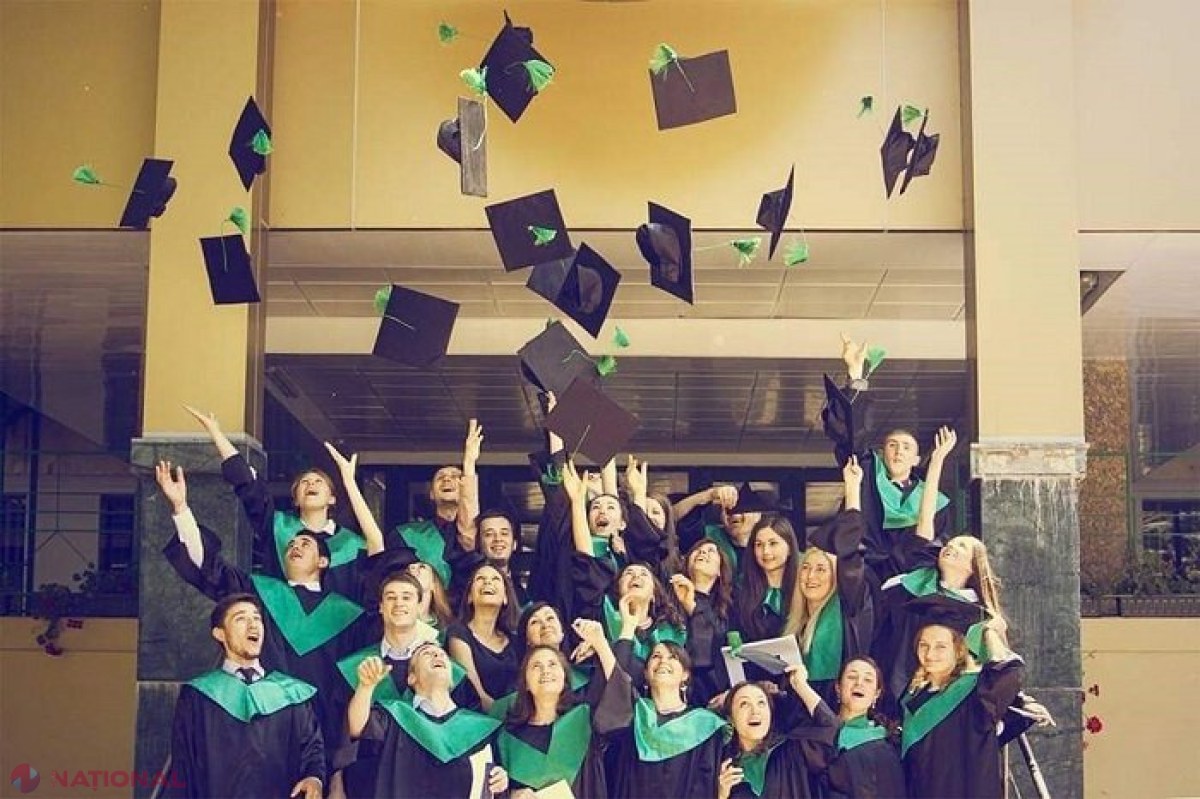 DOC // Lista celor 15 elevi și studenți din R. Moldova care vor primi Bursa președintelui în anul de studii 2022 - 2023