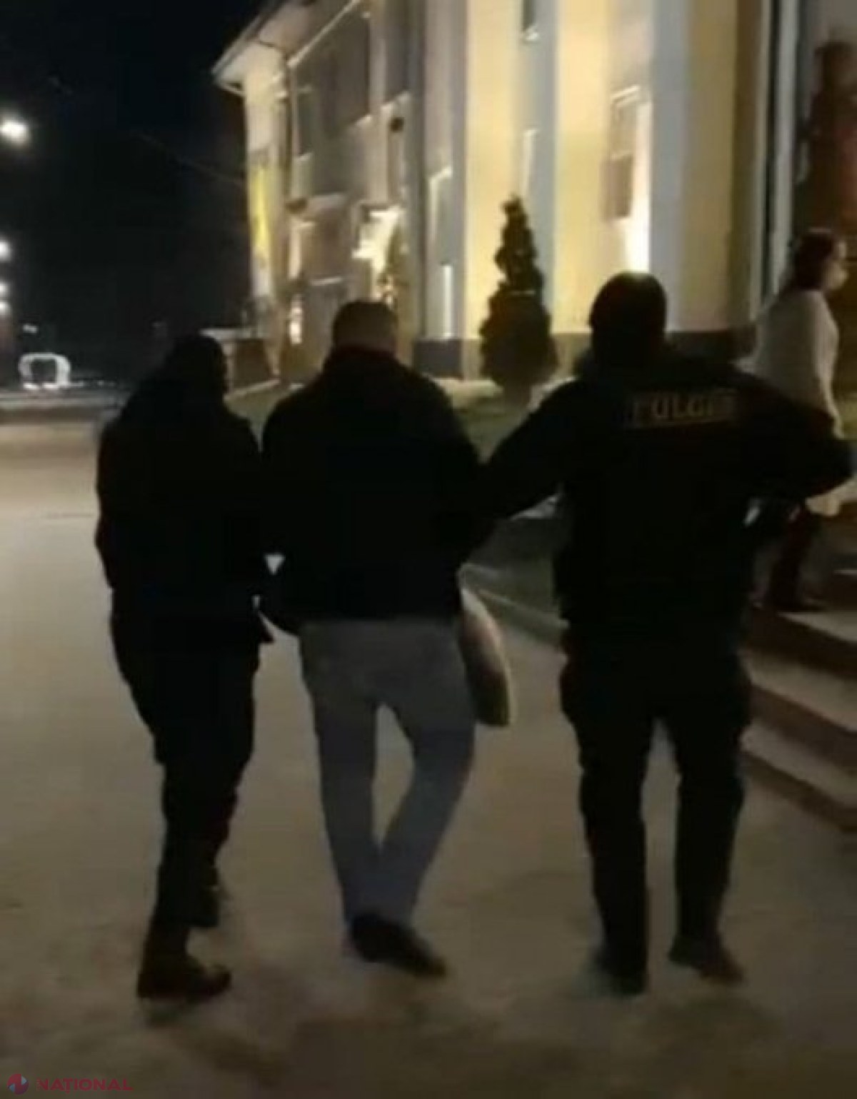 Tâlhărie ca în anii '90. Doi inși au pătruns prin efracție în casa unui consătean, după care l-au bătut și sustras 4 000 de lei. Mai mult, aceștia au șantajat victima să le mai transmită 5 000 de lei
