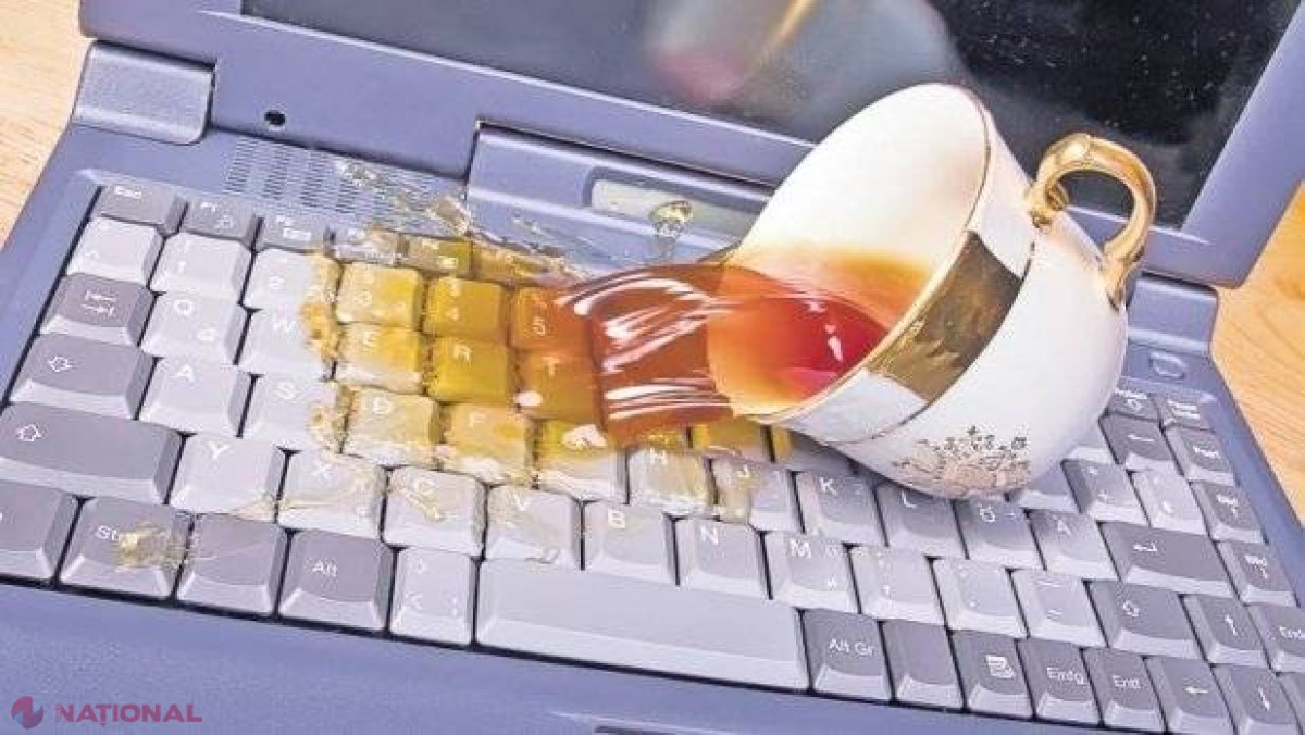 Ce să faci dacă ai vărsat apă pe laptop