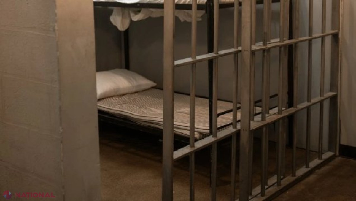 A fugit din sala de judecată înainte ca judecătorii să anunțe sentința: Femeie condamnată la șase ani de pușcărie și obligată să plătească statului aproape un milion de lei
