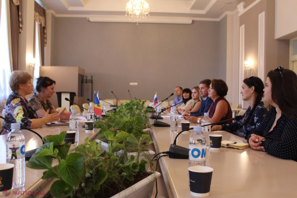 O delegație din Rusia a venit la Chișinău să inspecteze fructele și legumele care ar urma să ajungă pe piața rusă