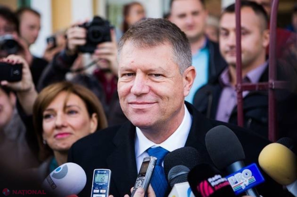 Băsescu îi dă o VESTE lui Iohannis