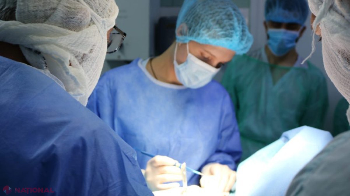Un adolescent operat de urgență după ce un ac de cusut i-a perforat cutia toracică: Detalii despre starea sa de sănătate