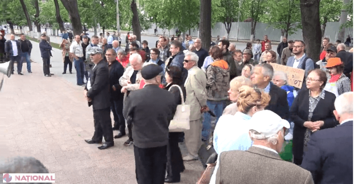 VIDEO // A patra zi de PROTESTE în fața Parlamentului împotriva schimbării sistemului electoral