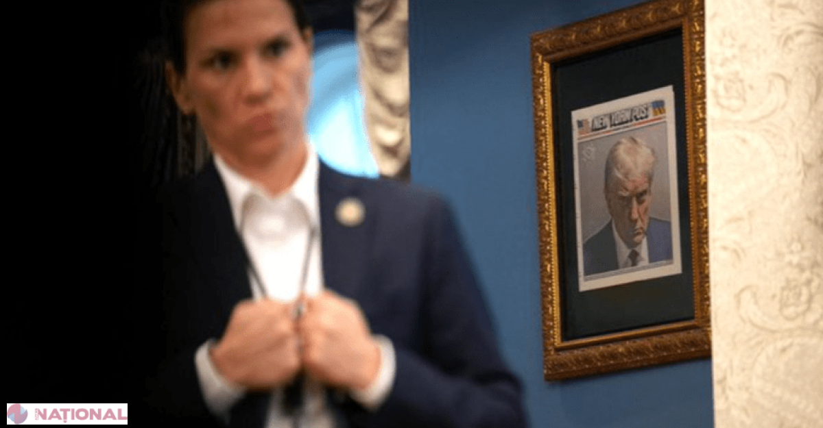 Trump transformă Mug Shot-ul notoriu în punct de atracție la Casa Albă, pe drumul spre biroul oval