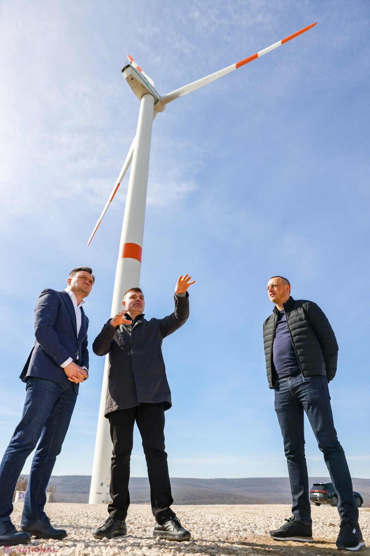 Premierul Dorin Recean sprijină energia verde la Ialoveni: Vizită la turbina eoliană din Suruceni pentru un viitor energetic sustenabil