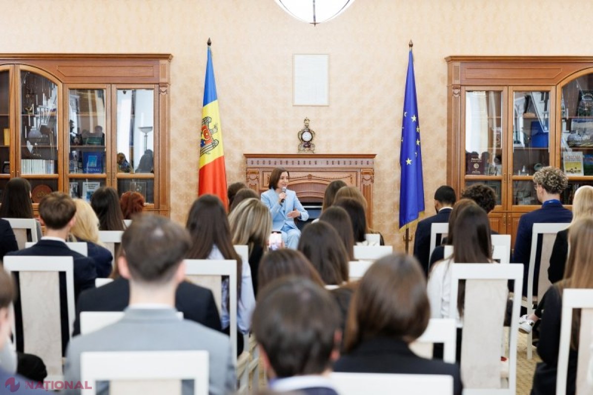 Maia Sandu inspiră tinerii să se implice activ în drumul european al Moldovei, într-o sesiune de dialog la Președinție