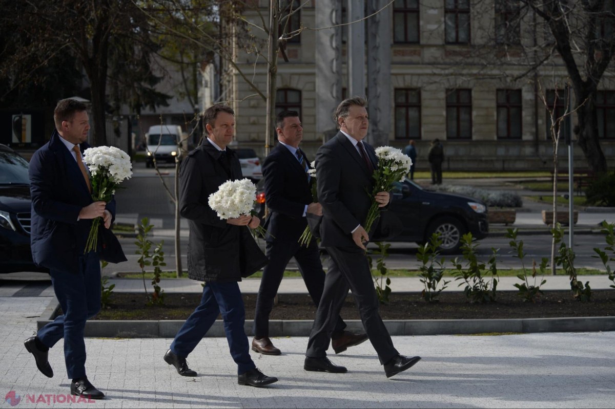 Crin Antonescu aduce un omagiu Reginei Maria la Chișinău și întâlnește liderii politici moldoveni