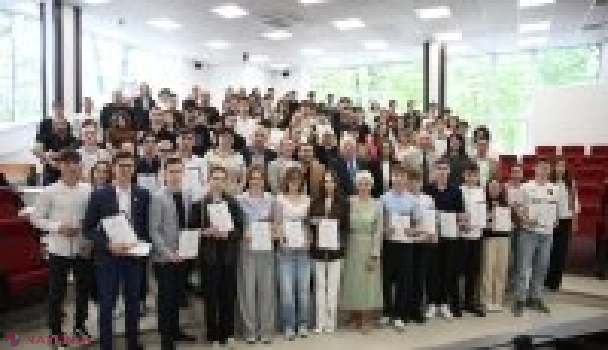 Elevii laureați la Olimpiada Republicană la Geografie, premiați pentru excelență în cunoașterea planetei
