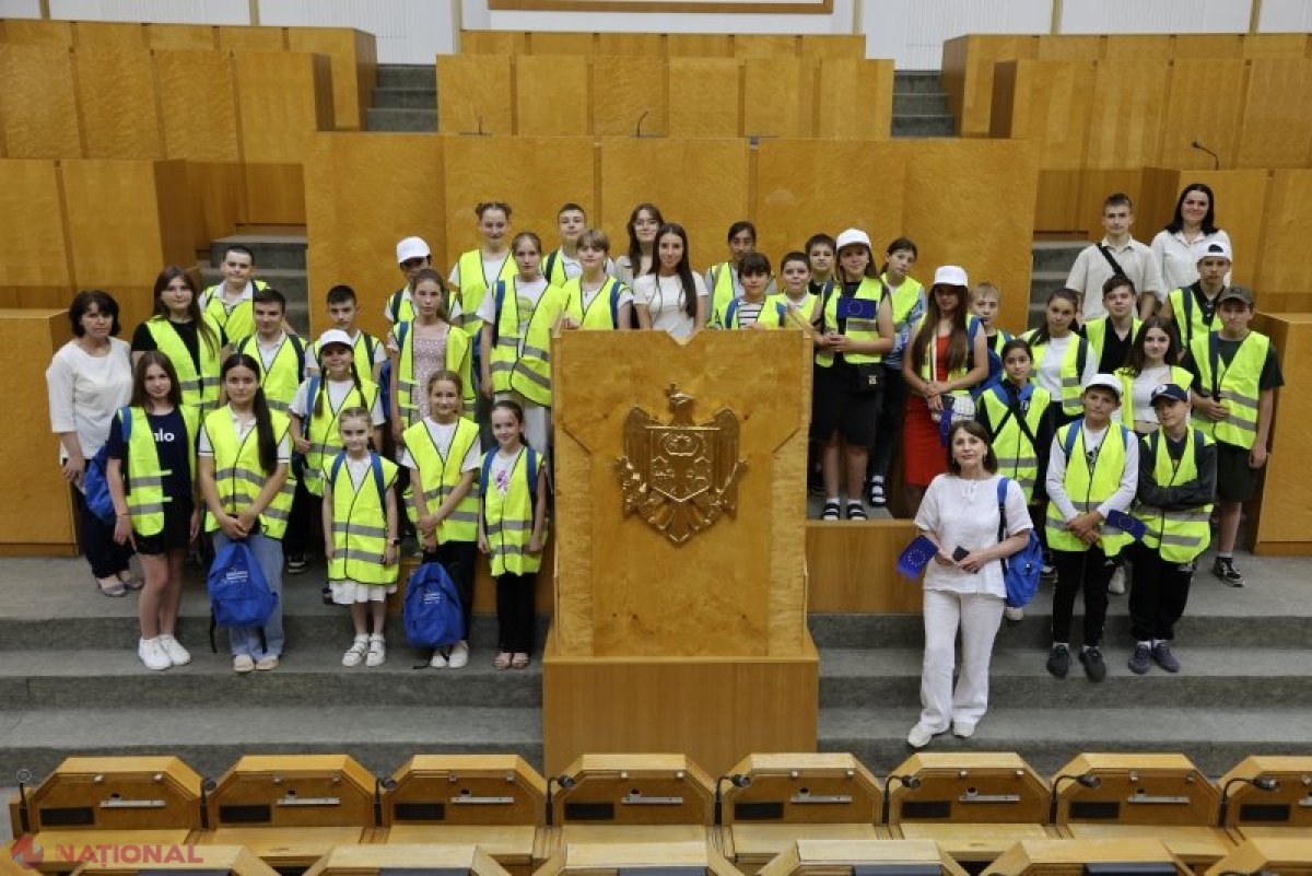 Elevii moldoveni explorează Președinția prin programul „Excursia Europeană” lansat de Guvern