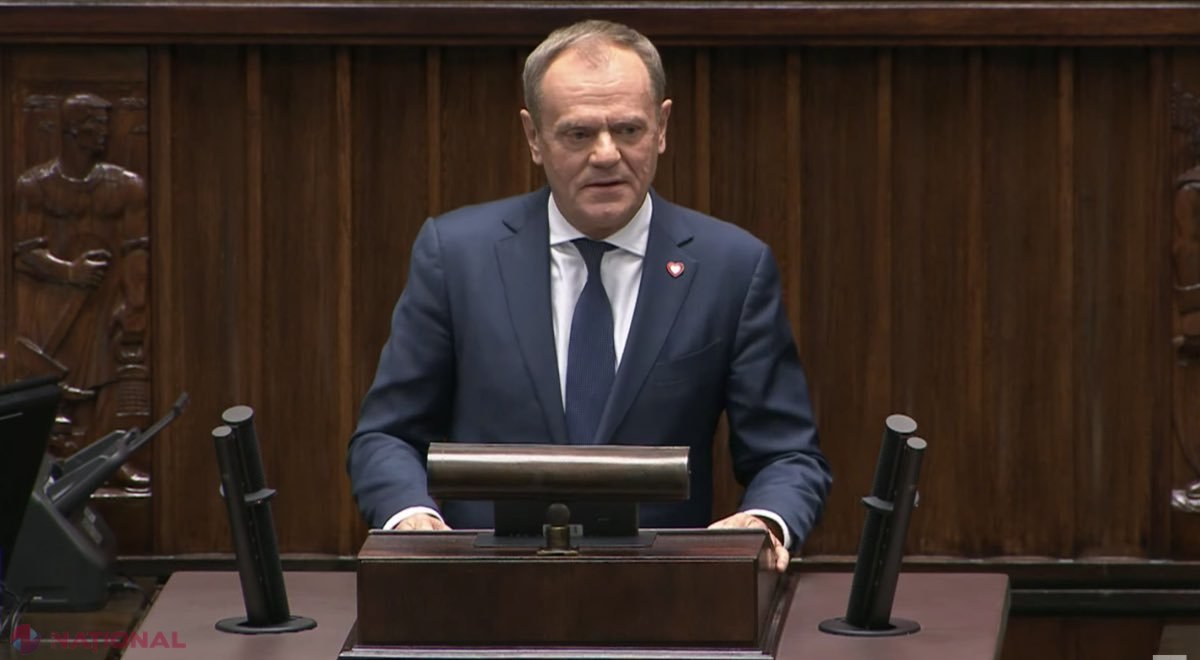 Donald Tusk își remaniază guvernul pentru a recâștiga popularitatea după înfrângerea prezidențială și se îndreaptă spre măsuri mai ferme pentru a contracara opoziția și provocările externe.