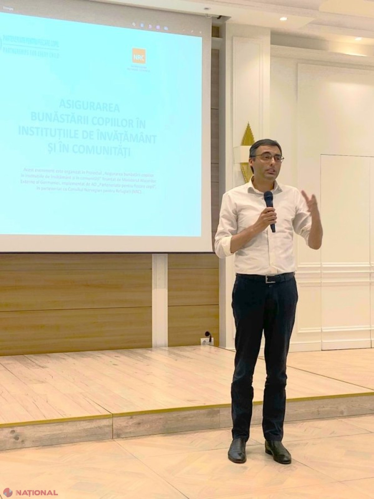 Cadre didactice din toată țara, instruite pentru a oferi sprijin psiho-emoțional copiilor vulnerabili și refugiați