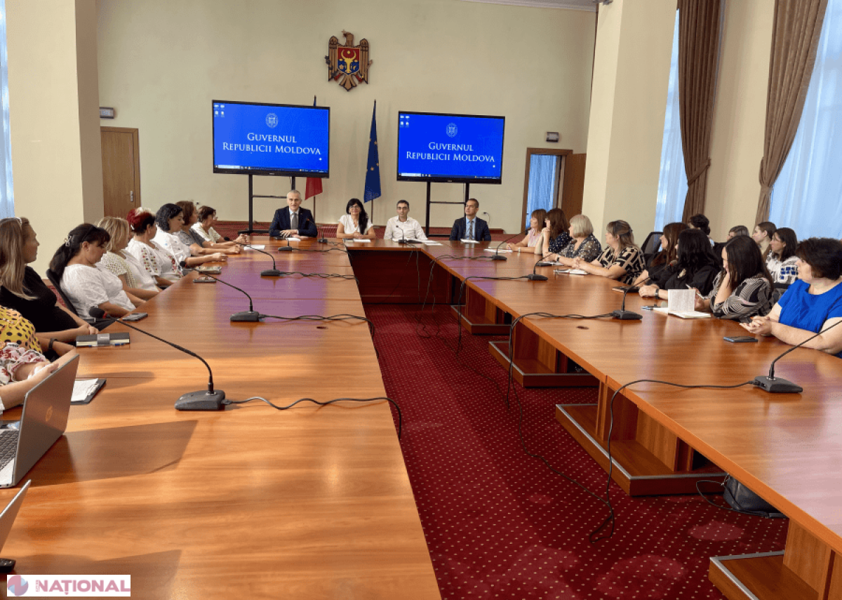 Profesorii de română din școlile alolingve își împărtășesc experiențele acumulate în România într-un eveniment de totalizare organizat de Ministerul Educației și Cercetării