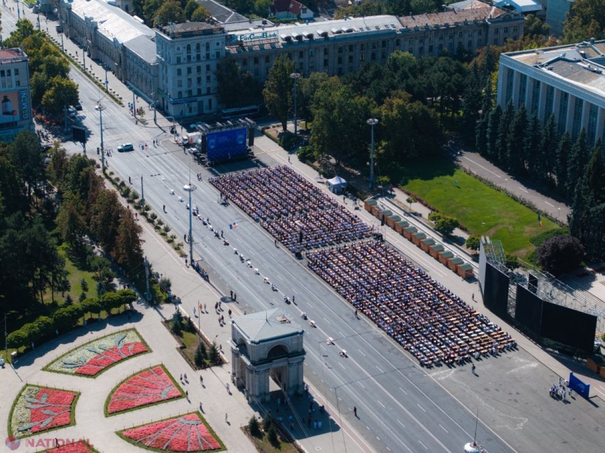Mii de entuziaști ai limbii române participă la Marea Dictare Națională, ediția a III-a, în 25 de raioane 