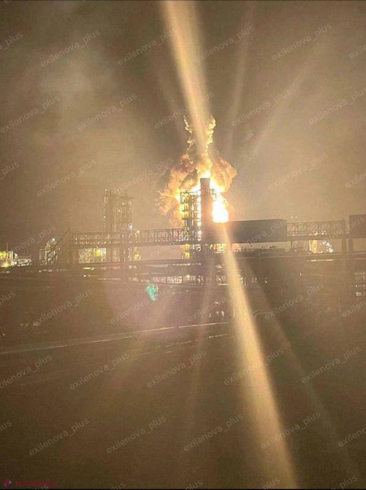 Atac cu drone ucrainene asupra unei dintre cele mai mari rafinării din Rusia, provocând incendii și explozii
