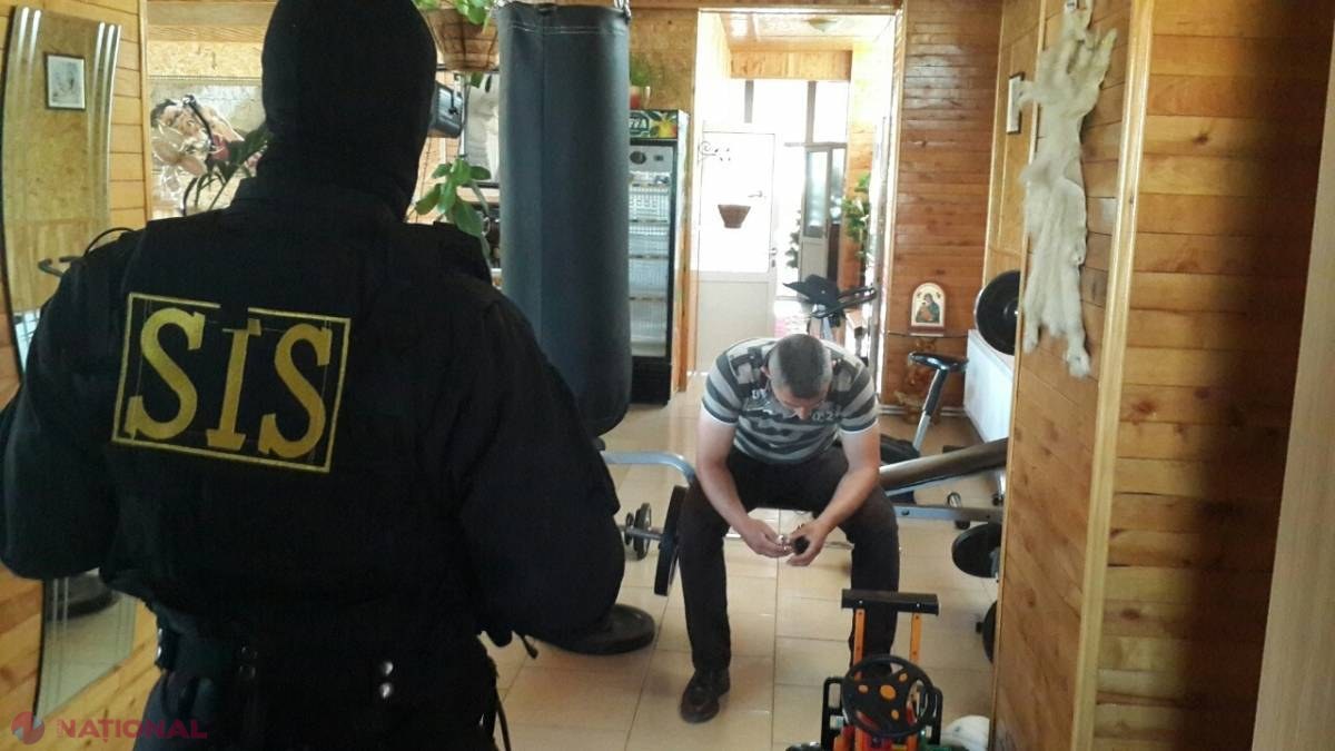 PERCHEZIȚII în Chișinău. Mai mulți funcționari publici, implicați în spălare de bani și protejarea unor grupări criminale