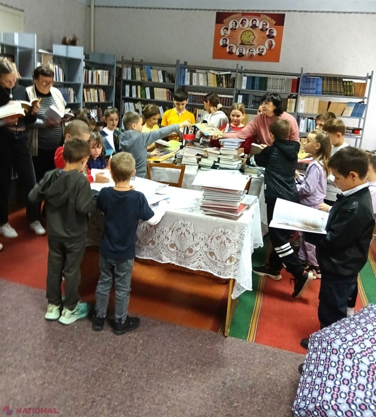 Școlile din țară primesc un nou lot de cărți pentru îmbunătățirea performanței educaționale