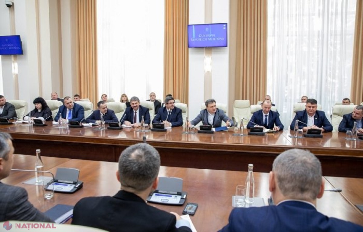 Președinții de raioane, îndemnați să învețe a scrie proiecte pentru a obține finanțare în cadrul a trei programe finanțate de UE. Premierul Recean: „Să creștem bunăstarea cetățeanului” 