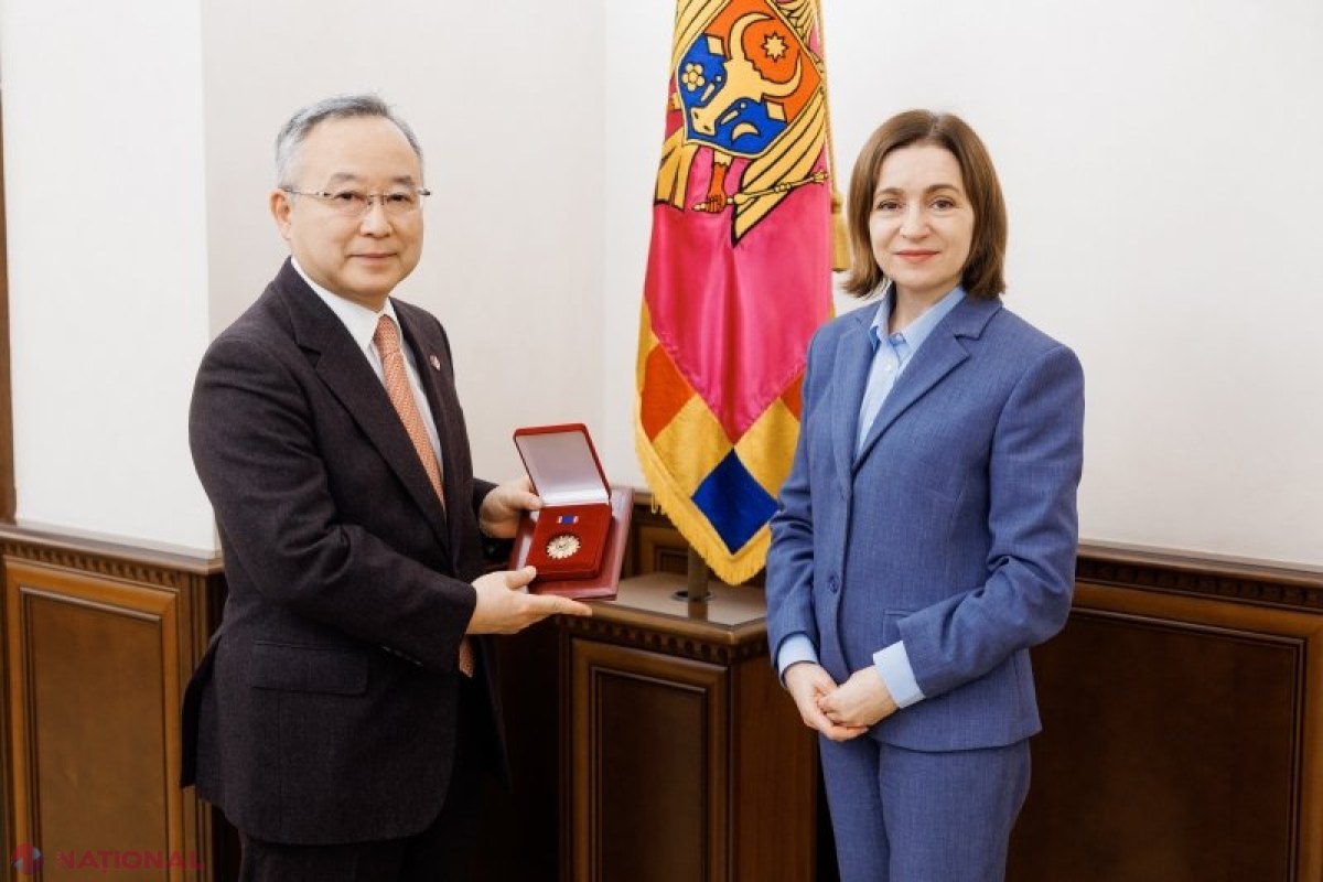 Maia Sandu îi mulțumește ambasadorului Japoniei pentru sprijinul de peste 140 de milioane de dolari acordat Moldovei și îi oferă „Ordinul de Onoare” la plecare
