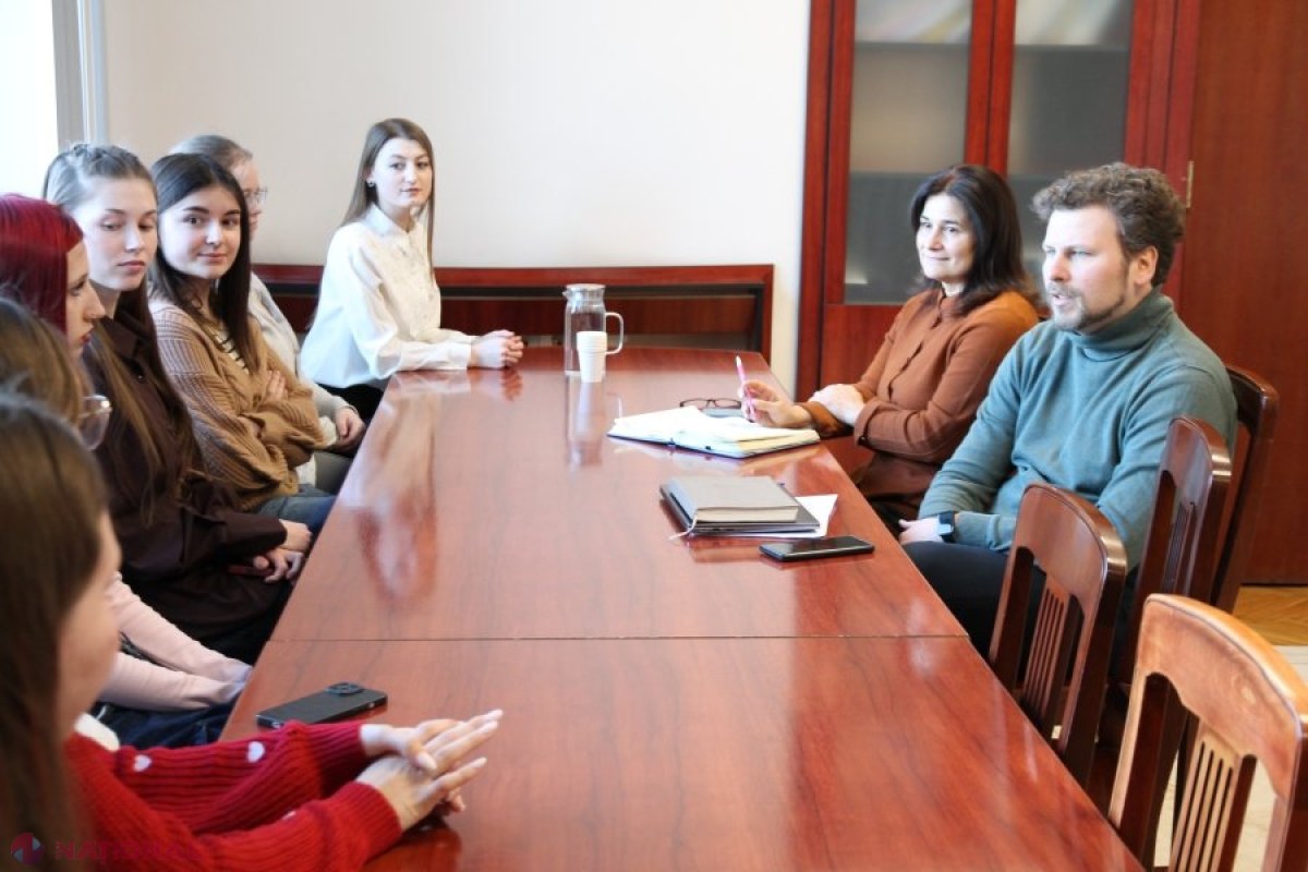 Dan Perciun discută cu studenții de la „Alexei Mateevici” despre condițiile precare și gândacii din căminul 14 al UTM